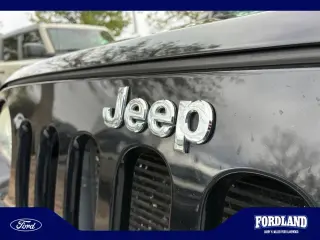 Jeep Wrangler Unlimited 2013 4x4 Sahara 4dr SUV