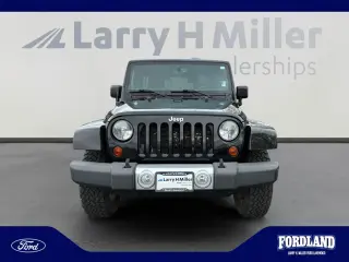 Jeep Wrangler Unlimited 2013 4x4 Sahara 4dr SUV