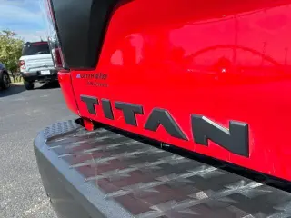 Nissan Titan 2021 4x4 SV 4dr Crew Cab 5.6 ft. SB