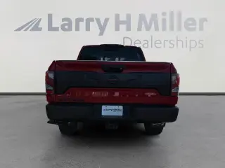 Nissan Titan 2021 4x4 SV 4dr Crew Cab 5.6 ft. SB