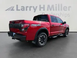 Nissan Titan 2021 4x4 SV 4dr Crew Cab 5.6 ft. SB