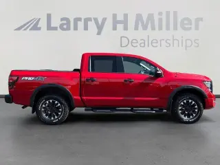 Nissan Titan 2021 4x4 SV 4dr Crew Cab 5.6 ft. SB