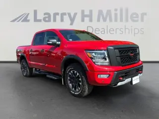 Nissan Titan 2021 4x4 SV 4dr Crew Cab 5.6 ft. SB
