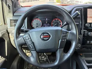Nissan Titan 2021 4x4 SV 4dr Crew Cab 5.6 ft. SB