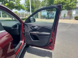 Jeep Cherokee 2019 4x4 High Altitude 4dr SUV
