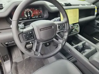 2026 Land Rover Defender 110 Octa Black