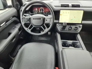2026 Land Rover Defender 110 Octa Black