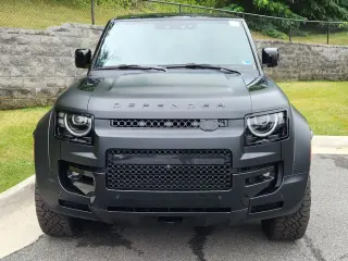 2026 Land Rover Defender 110 Octa Black