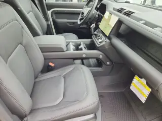 2026 Land Rover Defender 130