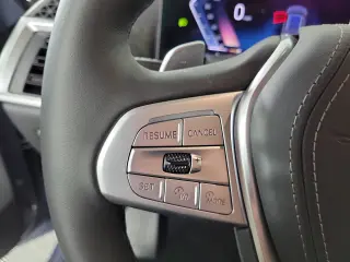 2027 BMW X7
