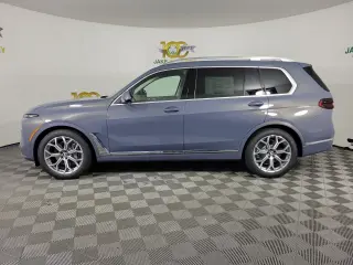 2027 BMW X7