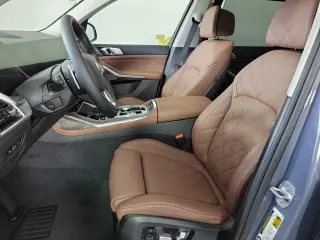 2027 BMW X7