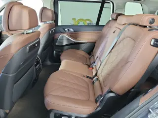 2027 BMW X7