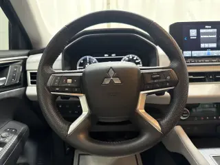 2023 Mitsubishi Outlander Plug-In Hybrid