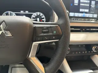 2023 Mitsubishi Outlander Plug-In Hybrid