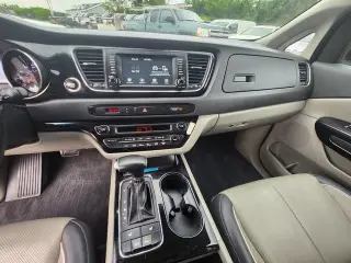 2017 Kia Sedona