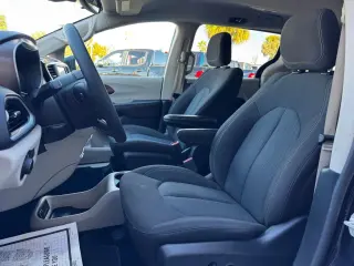 2024 Chrysler Voyager