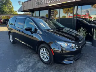 2024 Chrysler Voyager