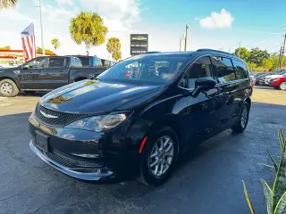 2024 Chrysler Voyager