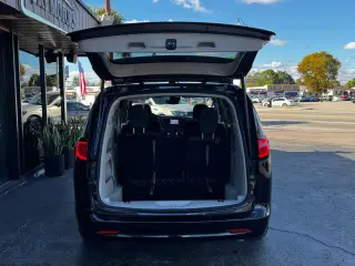 2024 Chrysler Voyager
