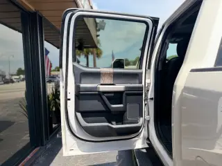 2019 FORD F250 SUPER DUTY CREW CAB LARIAT PICKUP 4D 6 3/4 FT
