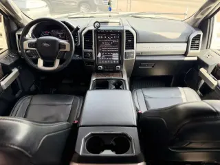 2019 FORD F250 SUPER DUTY CREW CAB LARIAT PICKUP 4D 6 3/4 FT
