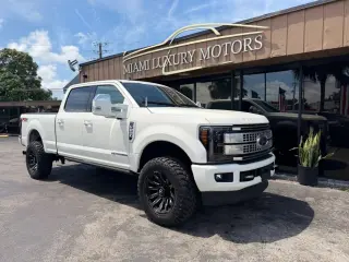 2019 FORD F250 SUPER DUTY CREW CAB LARIAT PICKUP 4D 6 3/4 FT