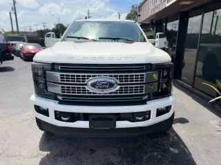 2019 FORD F250 SUPER DUTY CREW CAB LARIAT PICKUP 4D 6 3/4 FT