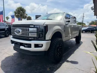 2019 FORD F250 SUPER DUTY CREW CAB LARIAT PICKUP 4D 6 3/4 FT