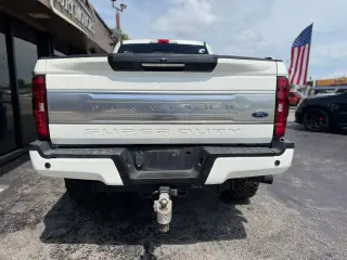 2019 FORD F250 SUPER DUTY CREW CAB LARIAT PICKUP 4D 6 3/4 FT