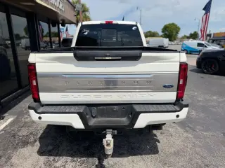 2019 FORD F250 SUPER DUTY CREW CAB LARIAT PICKUP 4D 6 3/4 FT