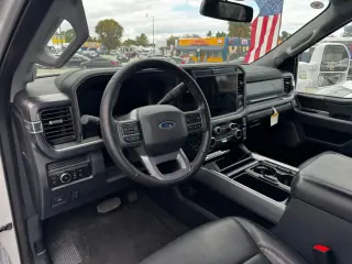 2025 FORD F550 SUPER DUTY CREW CAB & CHASSIS