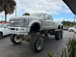 2025 FORD F550 SUPER DUTY CREW CAB & CHASSIS