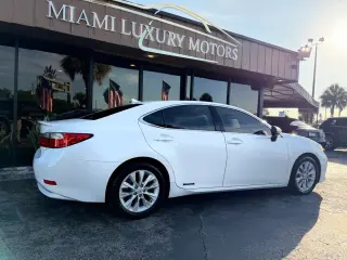 2013 LEXUS ES