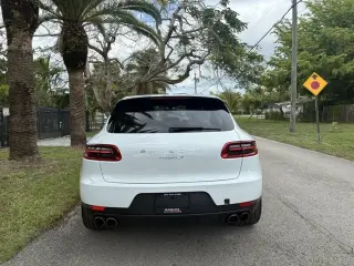 2016 Porsche Macan S