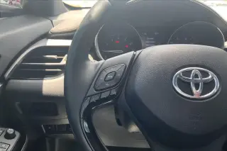 Toyota C-HR 2021 LE 4dr Crossover