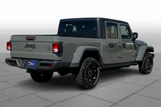 Jeep Gladiator 2021 4x4 Sport 4dr Crew Cab 5.0 ft. SB