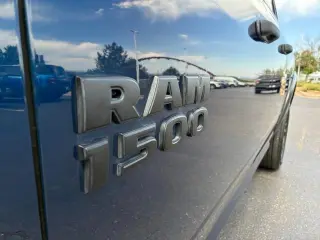 Ram 1500 Classic 2021 4x4 SLT 4dr Quad Cab 6.3 ft. SB Pickup