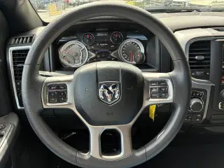 Ram 1500 Classic 2021 4x4 SLT 4dr Quad Cab 6.3 ft. SB Pickup