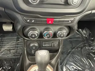 Jeep Renegade 2017 4x4 Latitude 4dr SUV