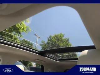 Ford Edge 2021 AWD Titanium 4dr Crossover