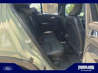 Volvo XC40 2023 AWD B5 Ultimate Dark Theme 4dr SUV