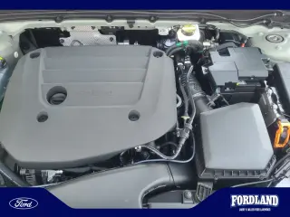Volvo XC40 2023 AWD B5 Ultimate Dark Theme 4dr SUV