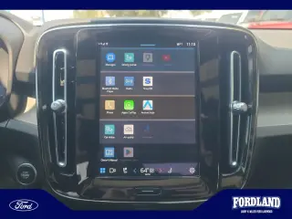 Volvo XC40 2023 AWD B5 Ultimate Dark Theme 4dr SUV