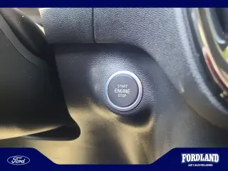 Volvo XC40 2023 AWD B5 Ultimate Dark Theme 4dr SUV