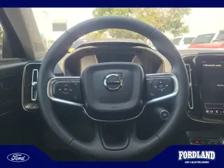 Volvo XC40 2023 AWD B5 Ultimate Dark Theme 4dr SUV