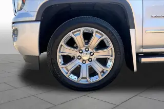 GMC Sierra 1500 2018 4x4 Denali 4dr Crew Cab 5.8 ft. SB