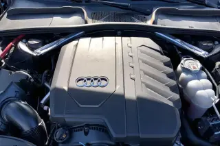 Audi A4 2023 AWD quattro Premium 40 TFSI 4dr Sedan