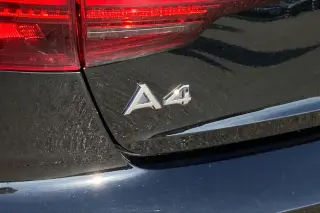 Audi A4 2023 AWD quattro Premium 40 TFSI 4dr Sedan