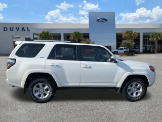 Toyota 4Runner 2024 4x2 SR5 4dr SUV